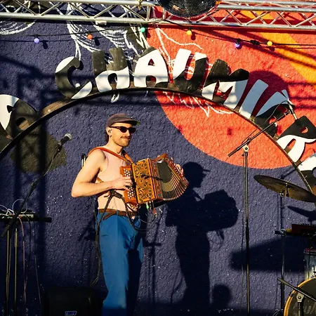 La Chaumiere Hotell *