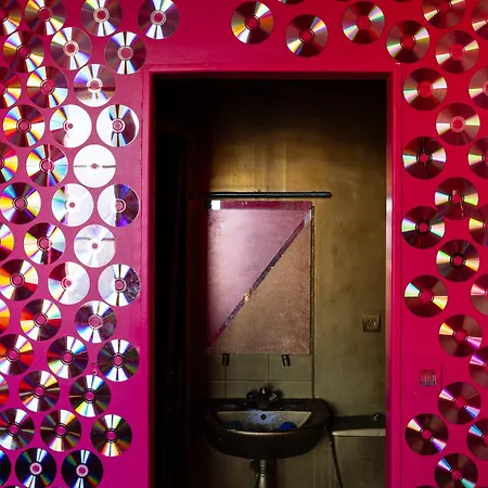 La Chaumiere Hotell *